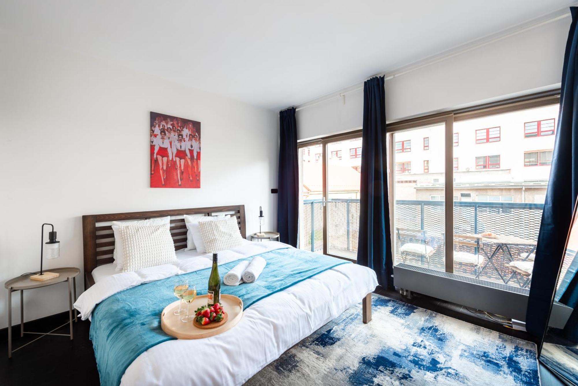 Spacious Apartments Near Karlin Square 布拉格 外观 照片