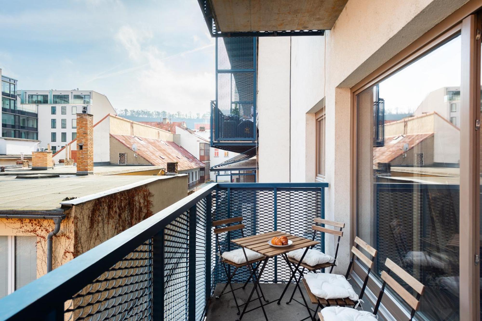 Spacious Apartments Near Karlin Square 布拉格 外观 照片